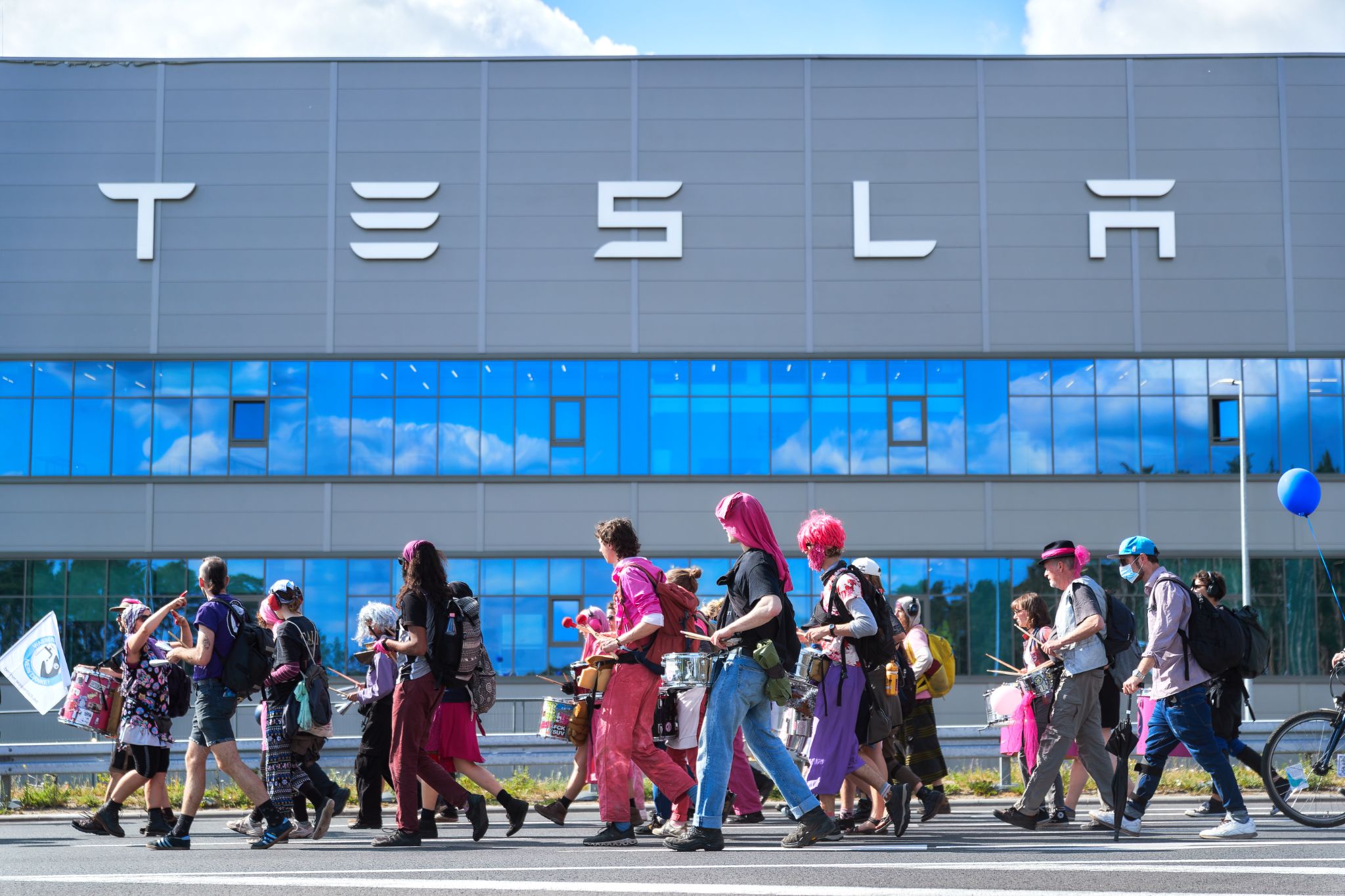 20240511_AdoraPress_DisruptTeslaDemoB1105_025